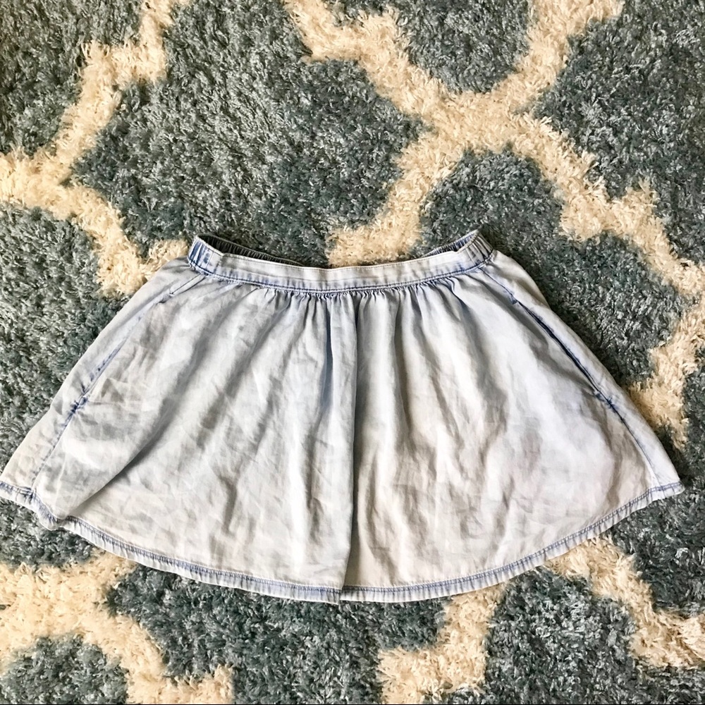 American Eagle Light Washed Skirt